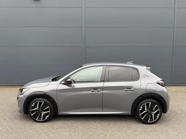 Peugeot 208 100pk GT (Camera - Keyless Entry - Parkeersensoren V+A - LED - Navigatie - Automatische...
