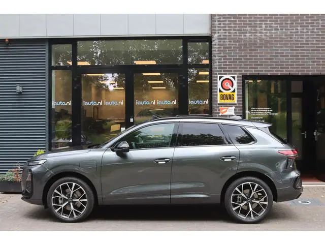 Audi Q3 1.5 200kW 272pk e-hybrid S-Line Pano/Leder/Tech Plus/Matrix LED/Camera/Elek-klep/Keyless/20"...
