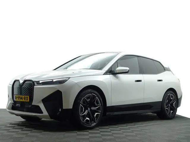 BMW iX xDrive40 M Gold Edition 77 kWh- Harman Kardon, Stoelmassage, Stuur/Stoelverwarming, Head Up,...