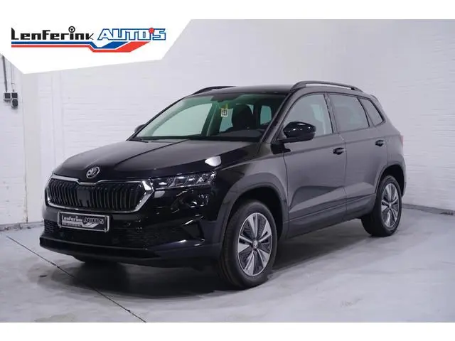 Skoda Karoq 1.5 TSI ACT Business Edition Plus NAP Clima Winterpakket Navi Camera PDC v+a  Voorruitve...