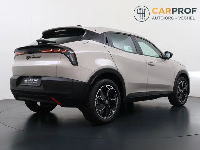 Alfa Romeo Junior Elettrica 54 kWh LMV | Apple CarPlay | SOH 96%