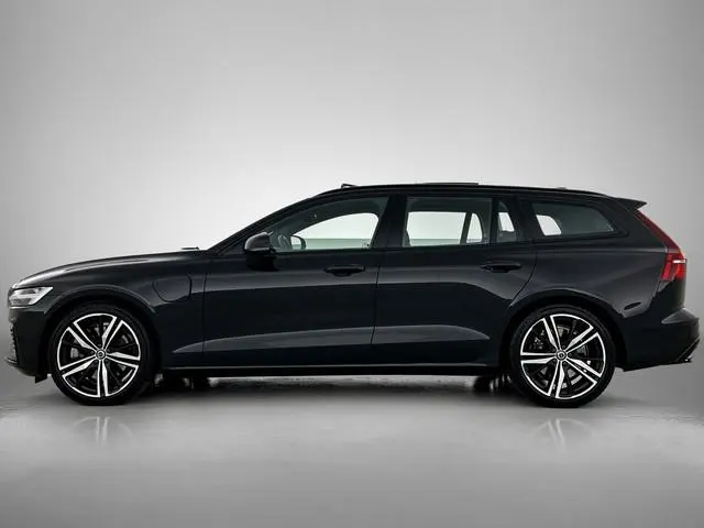 Volvo V60 T8 Hybride  AWD R-Design / SOH 94% / Panoramadak / Leder / Navigatie / Adap. Cruise / Pdc....