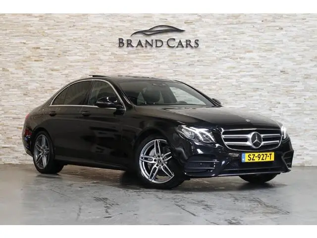 Mercedes-Benz E-klasse 200 AMG | PANO | SFEERVERLICHTING | CAMERA | NAP | NL AUTO |