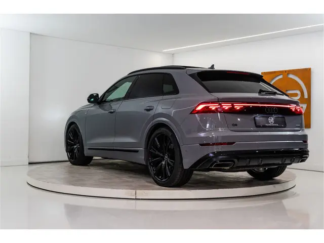 Audi Q8 60 TFSI E Quattro S-Edition Competition 490PK 2026 | Nardo | 3D B&O | Pano | VOL! 5 JAAR FAB...