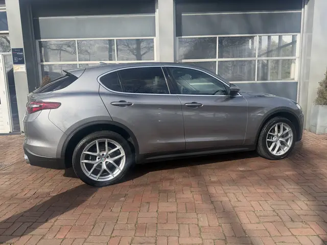 Alfa Romeo Stelvio 2.0 T AWD Veloce AWD Super First Edition 280 PK Leder Camera Keyless Stoel/Stuurv...