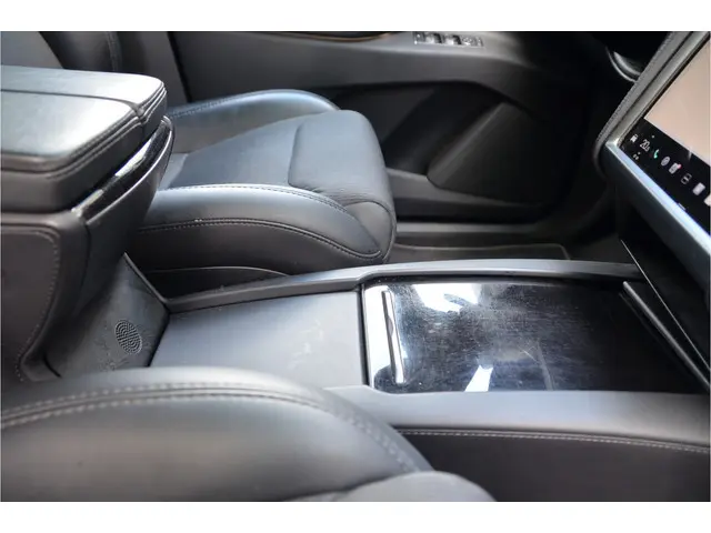 Tesla Model X 75D (4x4) AutoPilot2.5