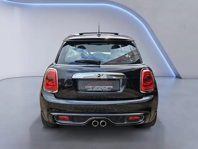 Mini Cooper S 2.0 Chili Serious Business /Apple Carplay/Panodak/Leder/Stoelverw./Cruise Contr./Clima...