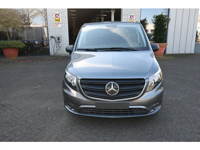 Mercedes-Benz eVito 112 L2 66 kWh Snellader, Distronic, Navigatie met camera