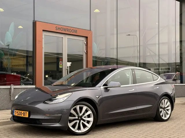 Tesla Model 3 Long Range AWD 75 kWh | Stoelverwarming V+A | Pano | Nomad telefoonlader
