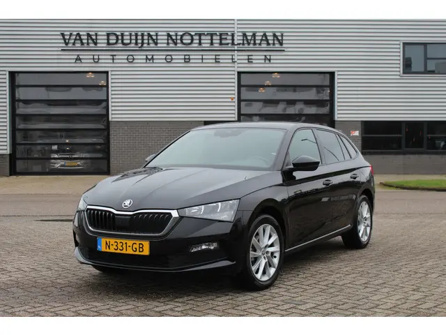 ŠKODA Scala 1.0 TSI Sport Business / Virtual / Stoelverwarming / N.A.P.