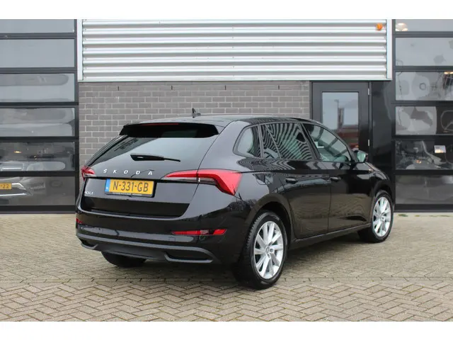 ŠKODA Scala 1.0 TSI Sport Business / Virtual / Stoelverwarming / N.A.P.