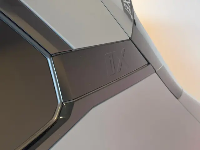 BMW iX