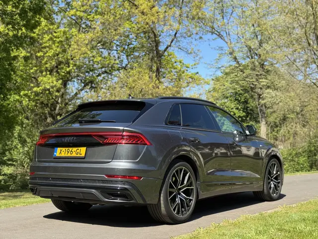 Audi Q8 55 TFSI e quattro Pro Line S Line HUD B&O