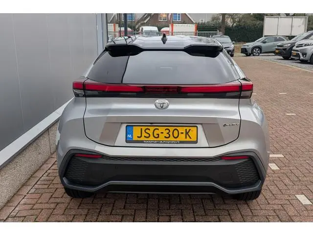 Toyota C-HR 2.0 Plug-in Hybrid 220 Dynamic | Camera | Stoel en stuurverwarming | Dodehoekassistent |