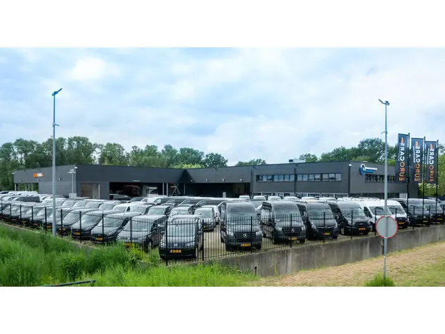 Mercedes-Benz A-klasse 250 e AMG Line Panoramadak Cruise Control Full LED Matrix PDC VA+Camera 18" V...