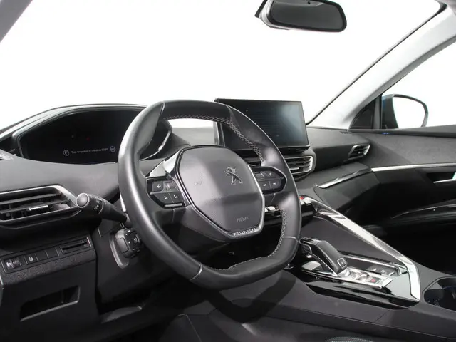 Peugeot 5008 1.2 PureTech 130pk Automaat Allure Pack 7-zits | Navigatie | Apple Carplay/Android Auto...