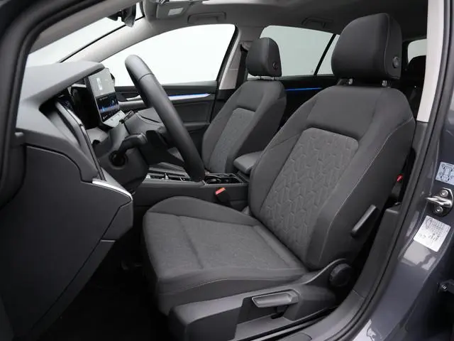 Volkswagen Golf 1.5 eHybrid 204 pk Life Edition | Panoramadak | Stuur-/stoelverwarming | Achteruitri...