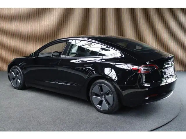 Tesla Model 3 RWD 60 kWh Full Self Driving 3 - Warmtepomp - Leder - Pano -  856km!!
