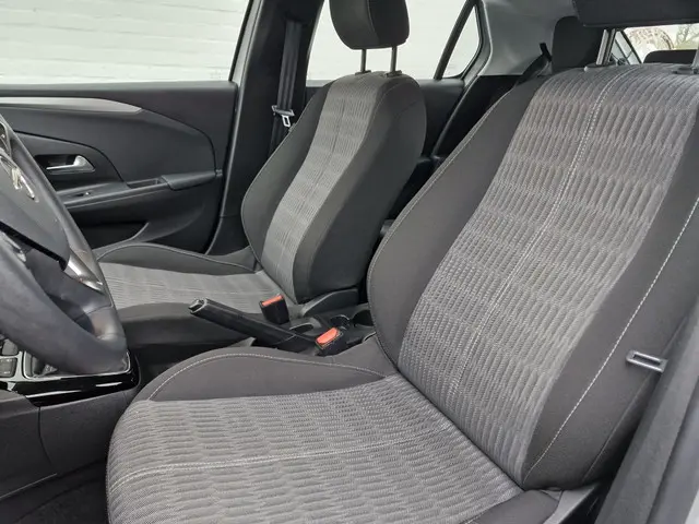 Opel Corsa 1.2 Edition | Navigatie | Licht- En Zicht Pakket