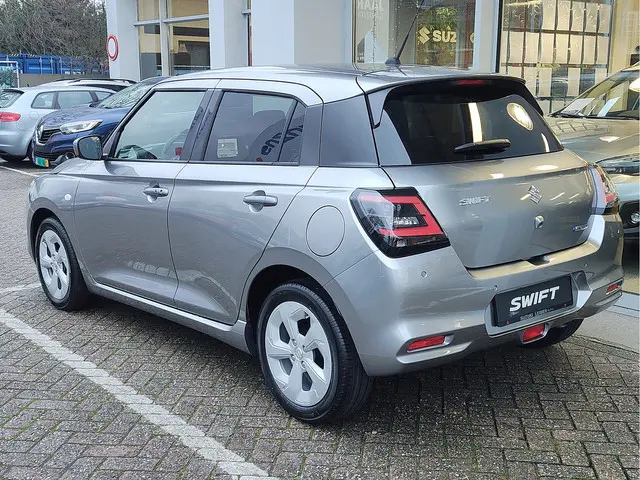 Suzuki Swift 1.2 SELECT SMART HYBRID AUTOMAAT Direct Leverbaar | Tot 10 JAAR GARANTIE! | Inclusief €...