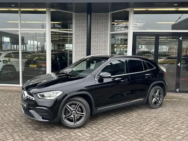 Mercedes-Benz GLA-klasse 250 e AMG | Panoramadak | Head-Up