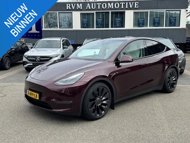 Tesla Model Y Performance AWD 75 kWh VAN € 40.900,- VOOR € 38.440,- UW LENTEVOORDEEL € 2.460,-!AFNEE...