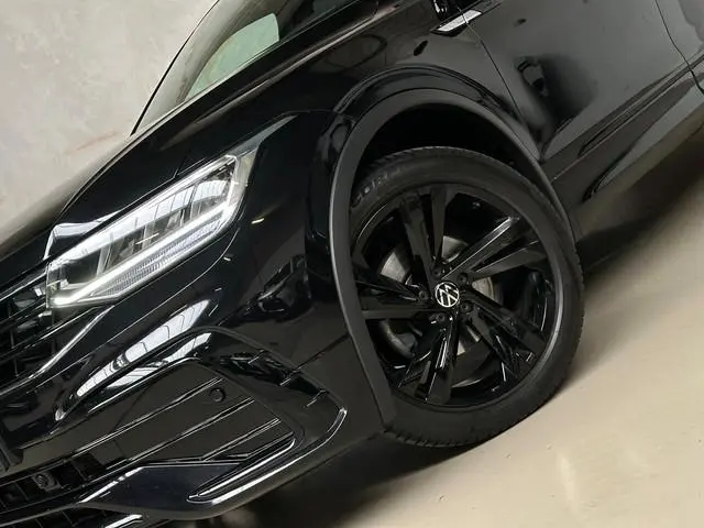 Volkswagen Tiguan 1.5 TSI R-Line / Pano / Camera /