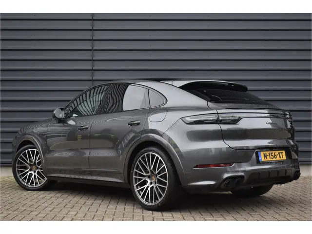 Porsche Cayenne Coupé 3.0 E-Hybrid 462pk SportDesign Techart | Pano | ACC | 22'' Wielen | PDLS+ Matr...