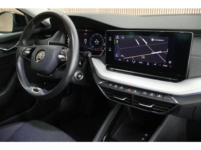 Skoda Octavia Combi 1.0 e-TSI 110pk DSG Business Edition Plus Camera Navigatie Adaptive Cruise