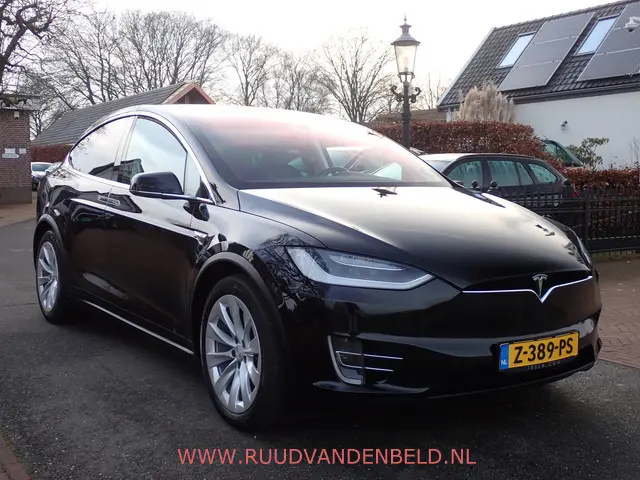 Tesla Model X