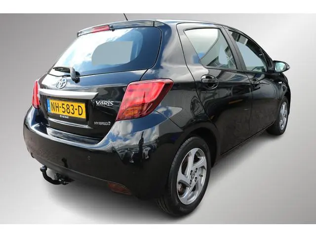 Toyota Yaris 1.5 Hybrid Trend , Trekhaak, Achteruitrij Camera, Lichtmetalen velgen, Apple Android au...