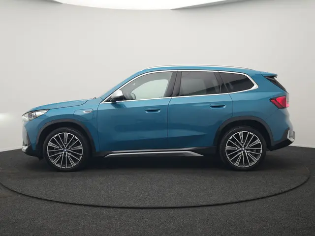 BMW X1 xDrive30e X Line PHEV 327pk Dealer O.H. | 20" Individual | Camera | Lederen Sportstoelen & St...
