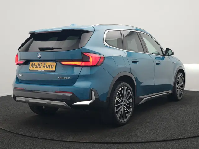 BMW X1 xDrive30e X Line PHEV 327pk Dealer O.H. | 20" Individual | Camera | Lederen Sportstoelen & St...