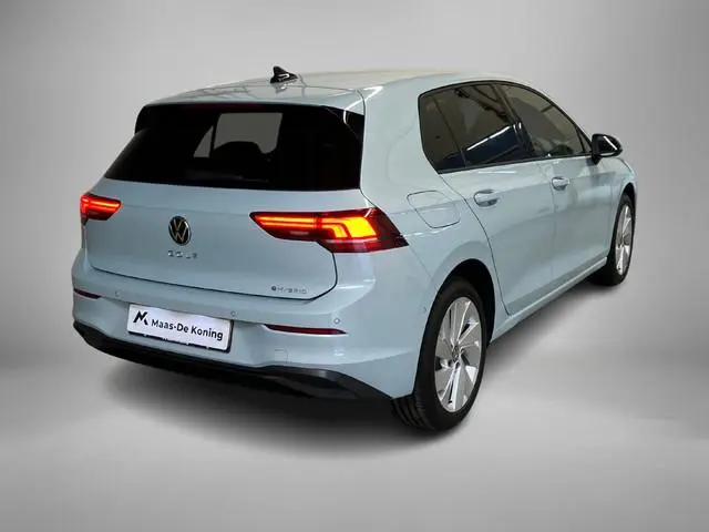 Volkswagen Golf 1.5eHybrid 204pk Life Edition DSG · Apple/Android · Camera + Parkeersensoren · Dodeh...