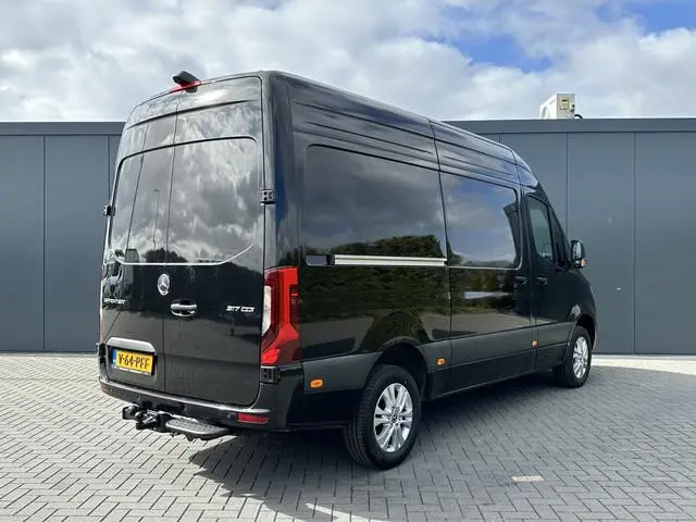 Mercedes-Benz Sprinter 317 CDI 9G-TRONIC RWD / L2H2 / FACELIFT / TREKHAAK 3.5T / CAMERA / BLINDSPOT...