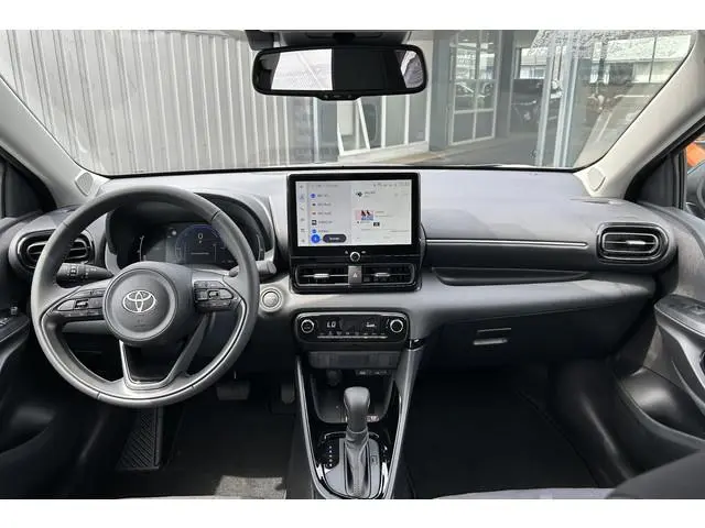 Toyota Yaris 1.5 Hybrid 115 Dynamic, Nieuw en snel leverbaar met €3.500,- voordeel!