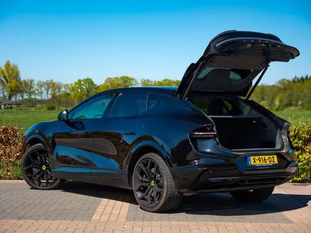 Lotus Eletre