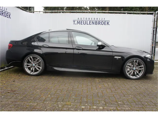 BMW 5-serie M550xd Glasdak,