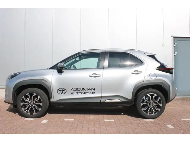 Toyota Yaris Cross 1.5 Hybrid 115 First Edition Automaat BSM,Parkeersensoren ,Apple Carplay Android...