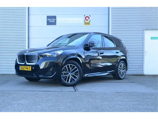 BMW iX1 xDrive30 67 kWh HUD, M-Sport, Leder, Pano, Harman Kardon