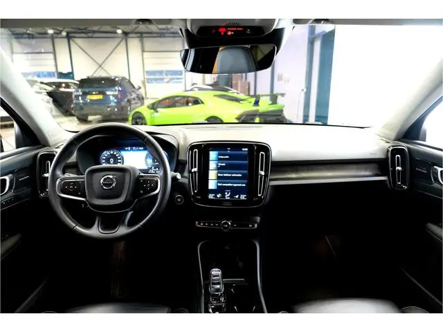 Volvo XC40 1.5 T4 Plug-in Hybrid 155kW/211pk DCT7 Plus Dark FACELIFT! HARMAN/KARDON PREMIUM + EL.TRE...