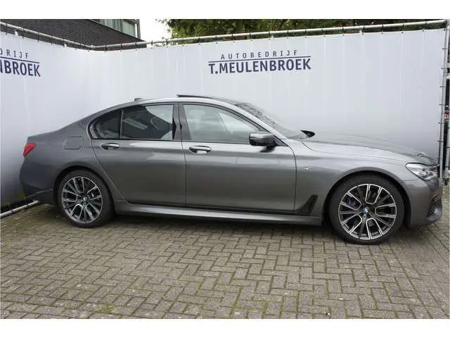 BMW 7-serie 750i xDrive M sportpakket, camera rondom
