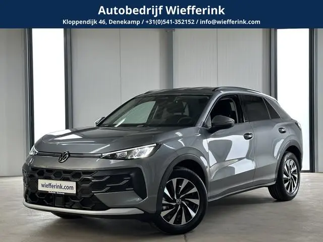 Volkswagen T-Roc 1.5 eTsi 150 pk Life First Edition | Comfort | Camera | Trekhaak |