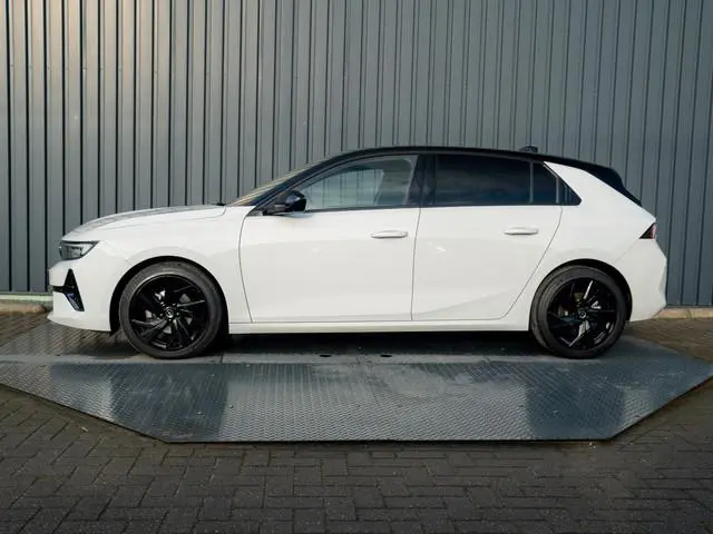 Opel Astra 1.2 130Pk GS Line | Keyless | 360 Camera | Stoel & Stuur verw. | Prijs Rijklaar!!