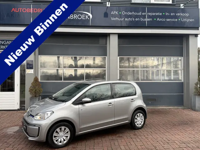 Volkswagen e-Up! e-up! Km 40.000 nwe type accu WLTP-actieradius van ongeveer 260 kilometer.