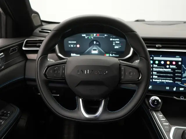 Lynk & Co 01 1.5 | Panoramadak | 360 Camera |