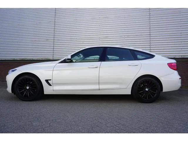 BMW 3-serie Gran Turismo 320i Sport Line GT/Sportstoelen/2e Eigenaar/