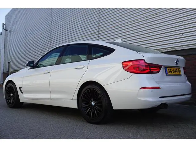 BMW 3-serie Gran Turismo 320i Sport Line GT/Sportstoelen/2e Eigenaar/