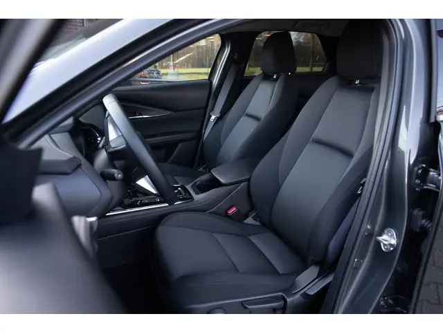 Mazda CX-30 2.5 e-SkyActiv-G M Hybrid Homura , Head-up display, Adap. cruise,