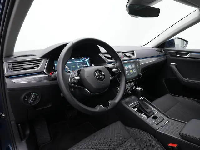 Skoda Superb 1.4 TSI iV 218 pk Business Edition Plus | Trekhaak | Matrix LED | Geheugenstoel | Adapt...